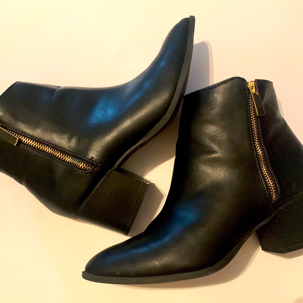Lulus illusion black heels
